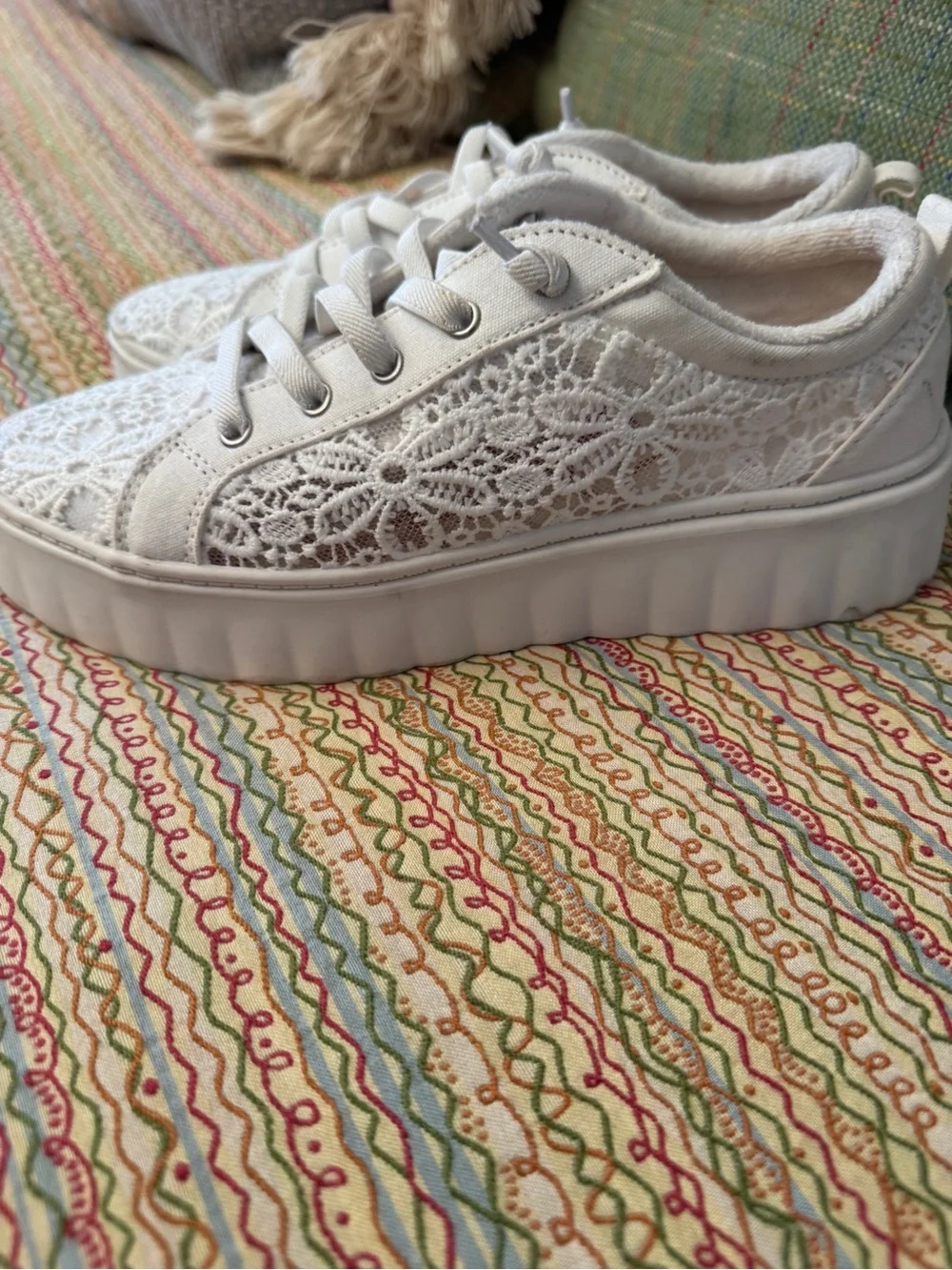 Roxy Sheilahh White Floral Crochet Lace Platform Sneakers - Size 8.5